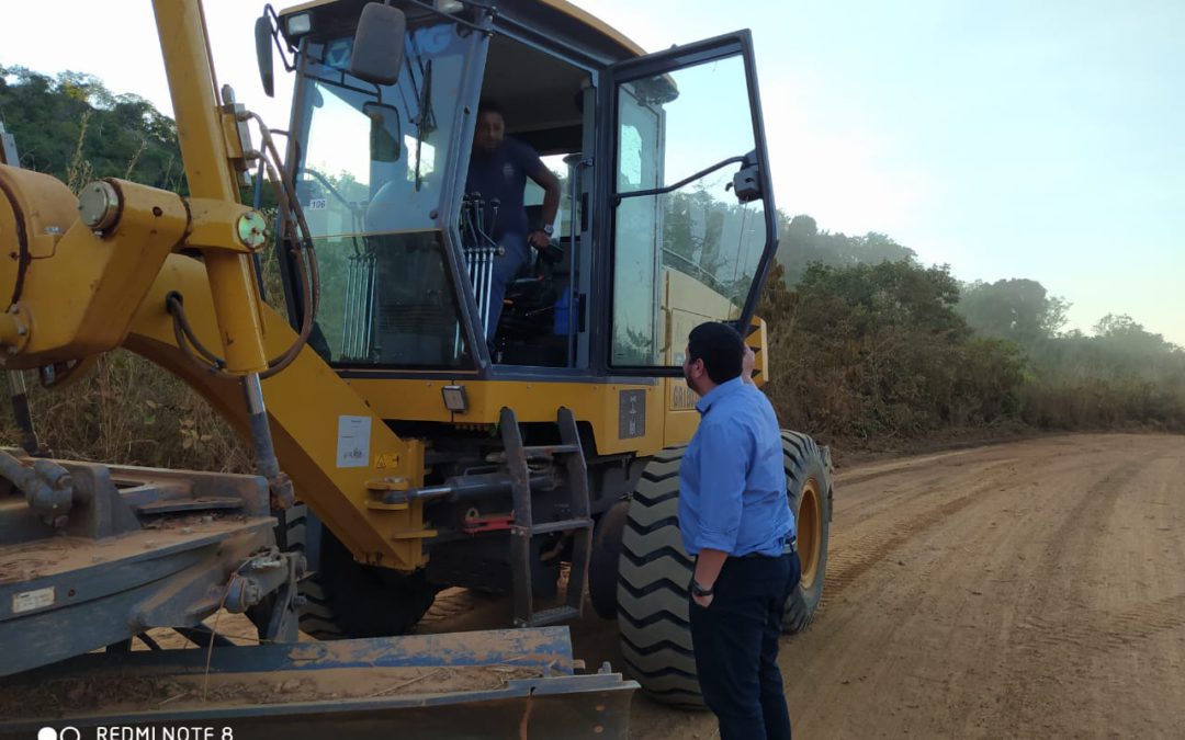 Motoniveladora recebida por Santa Terezinha, por meio do Consórcio CIDESA “Norte Araguaia”, já está trabalhando na manutenção da MT – 413