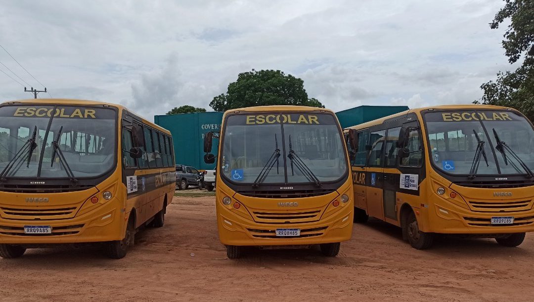 Santa Terezinha recebe da Seduc-MT 4 novos ônibus escolares para o município